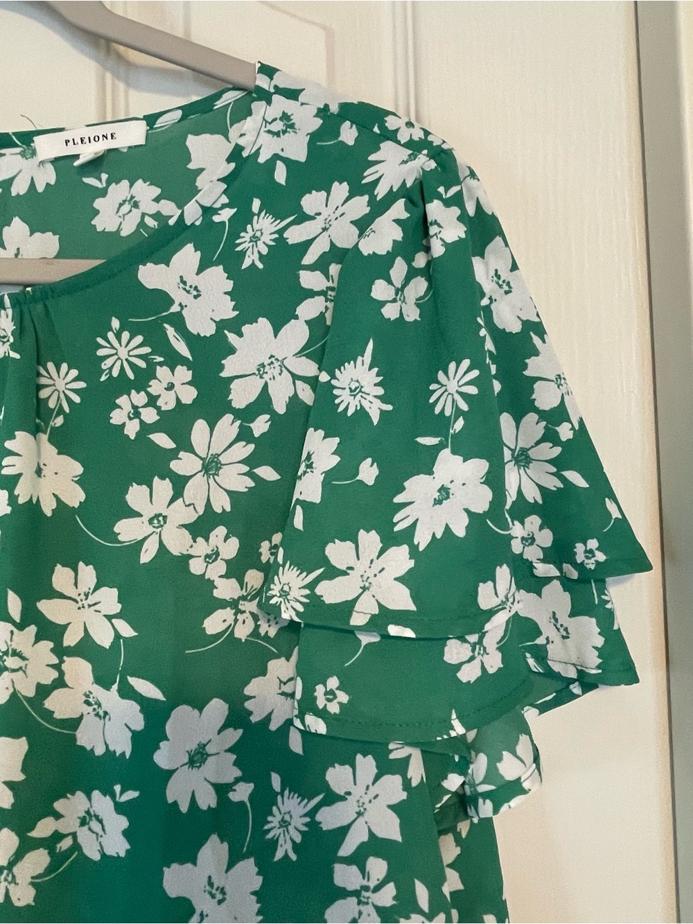 Pleione Emerald Green Floral Flutter Sleeve Blouse